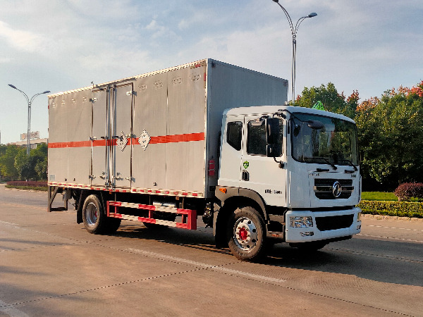 東風D9毒性和感染性物品廂式運輸車